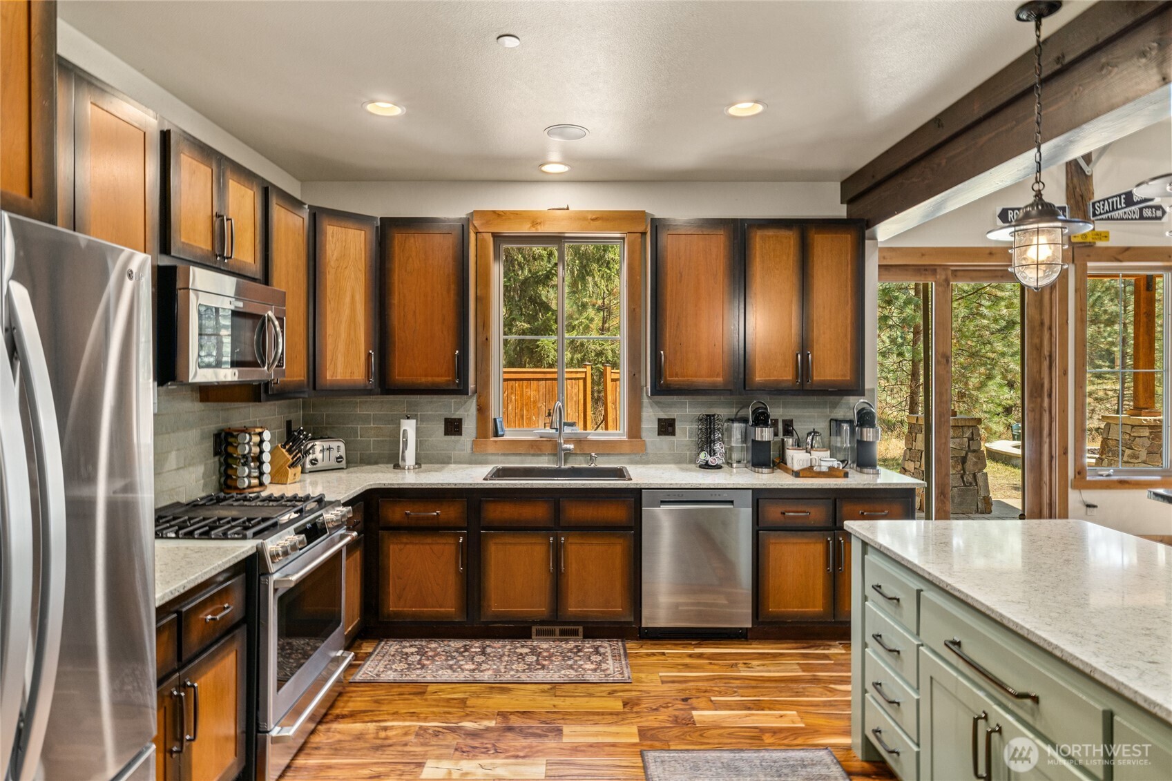991 Larkspur Loop