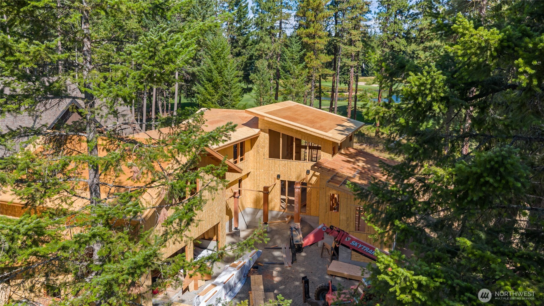 1060 Larkspur Loop