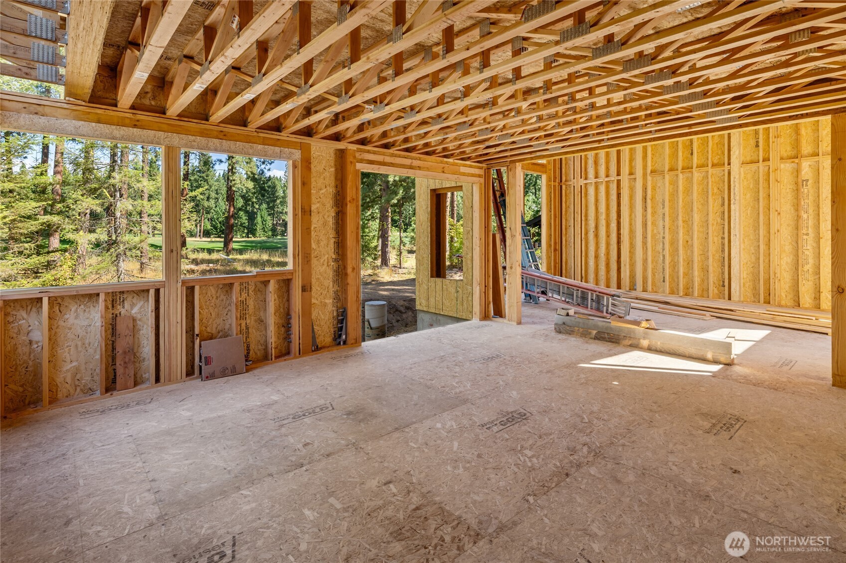 1060 Larkspur Loop