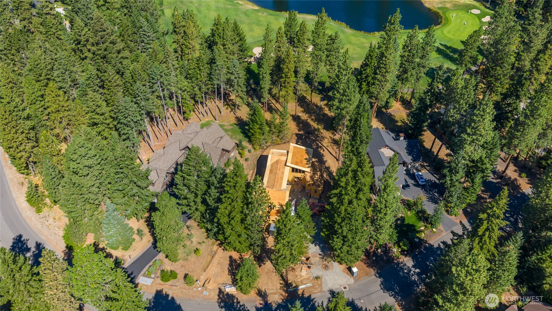 1060 Larkspur Loop