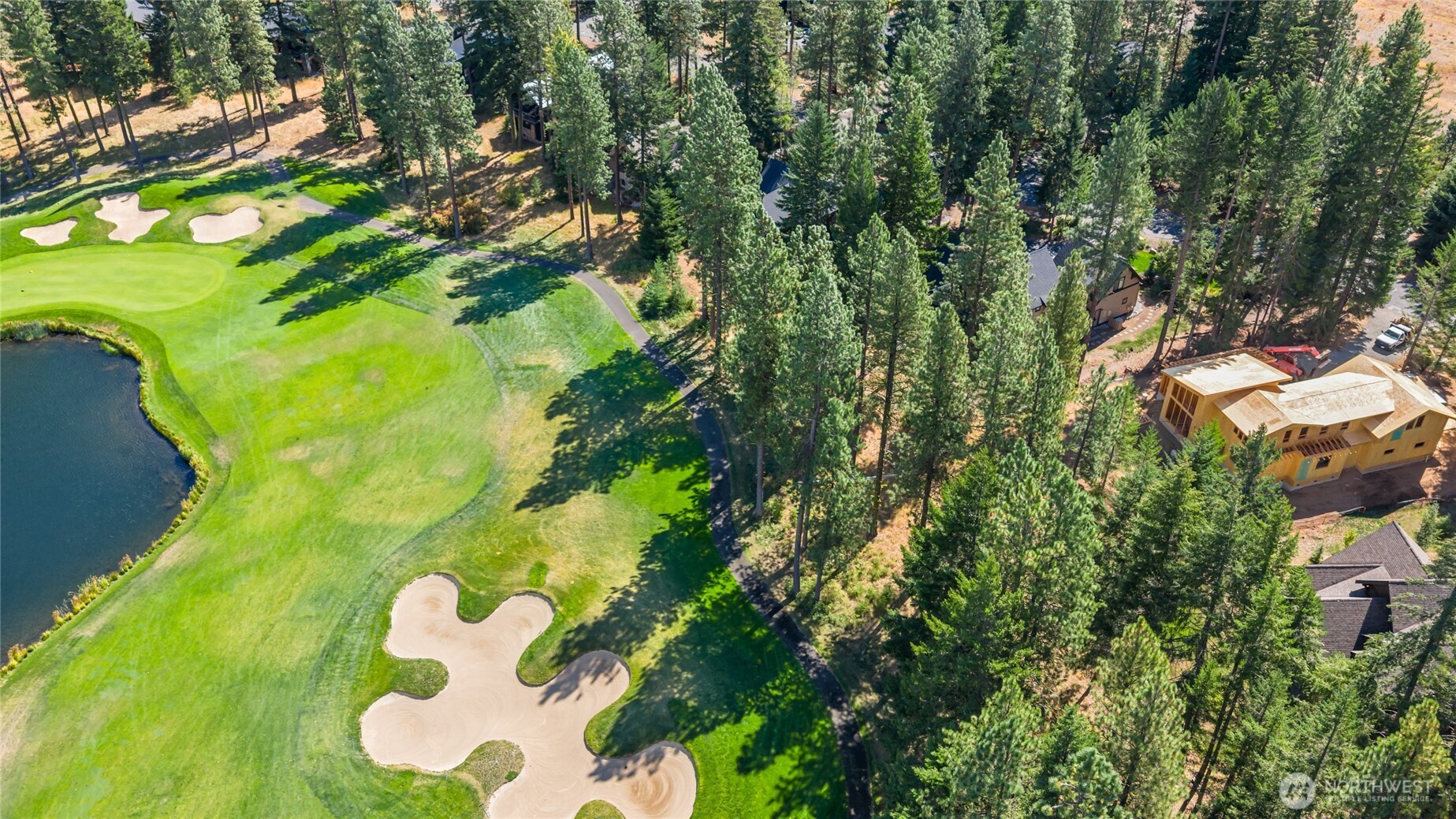1060 Larkspur Loop