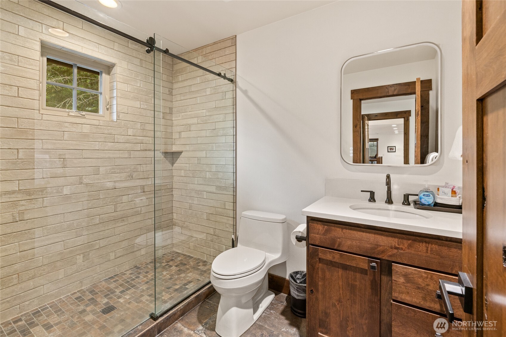1380 Larkspur Loop