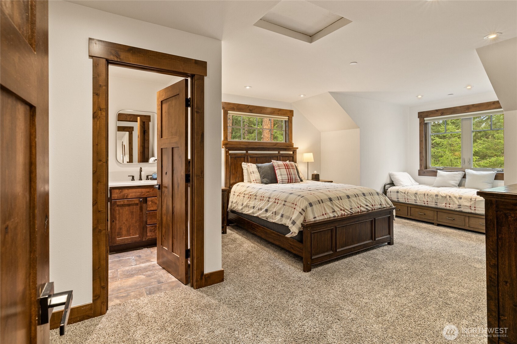 1380 Larkspur Loop