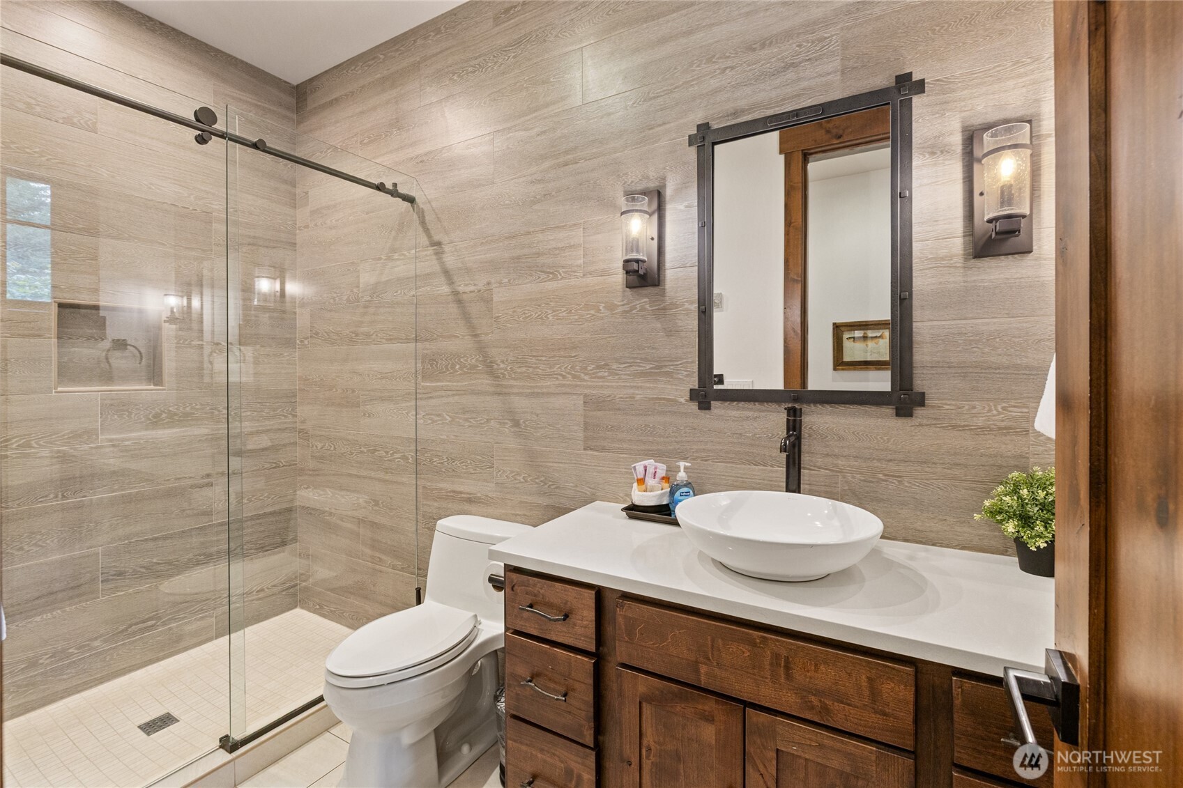 1380 Larkspur Loop