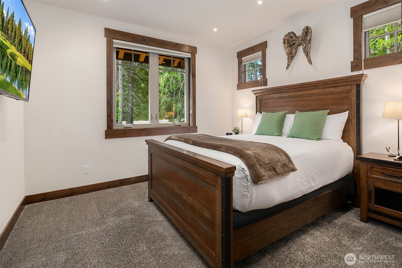 1380 Larkspur Loop