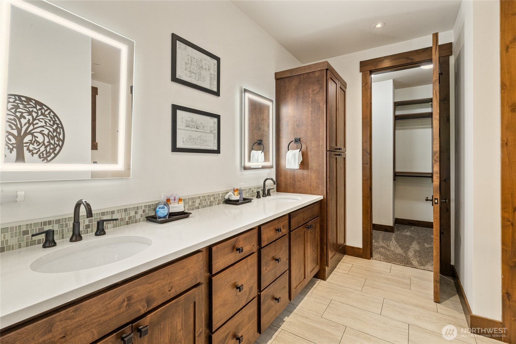 1380 Larkspur Loop