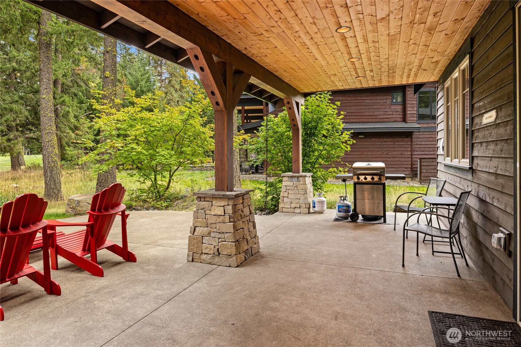 1380 Larkspur Loop