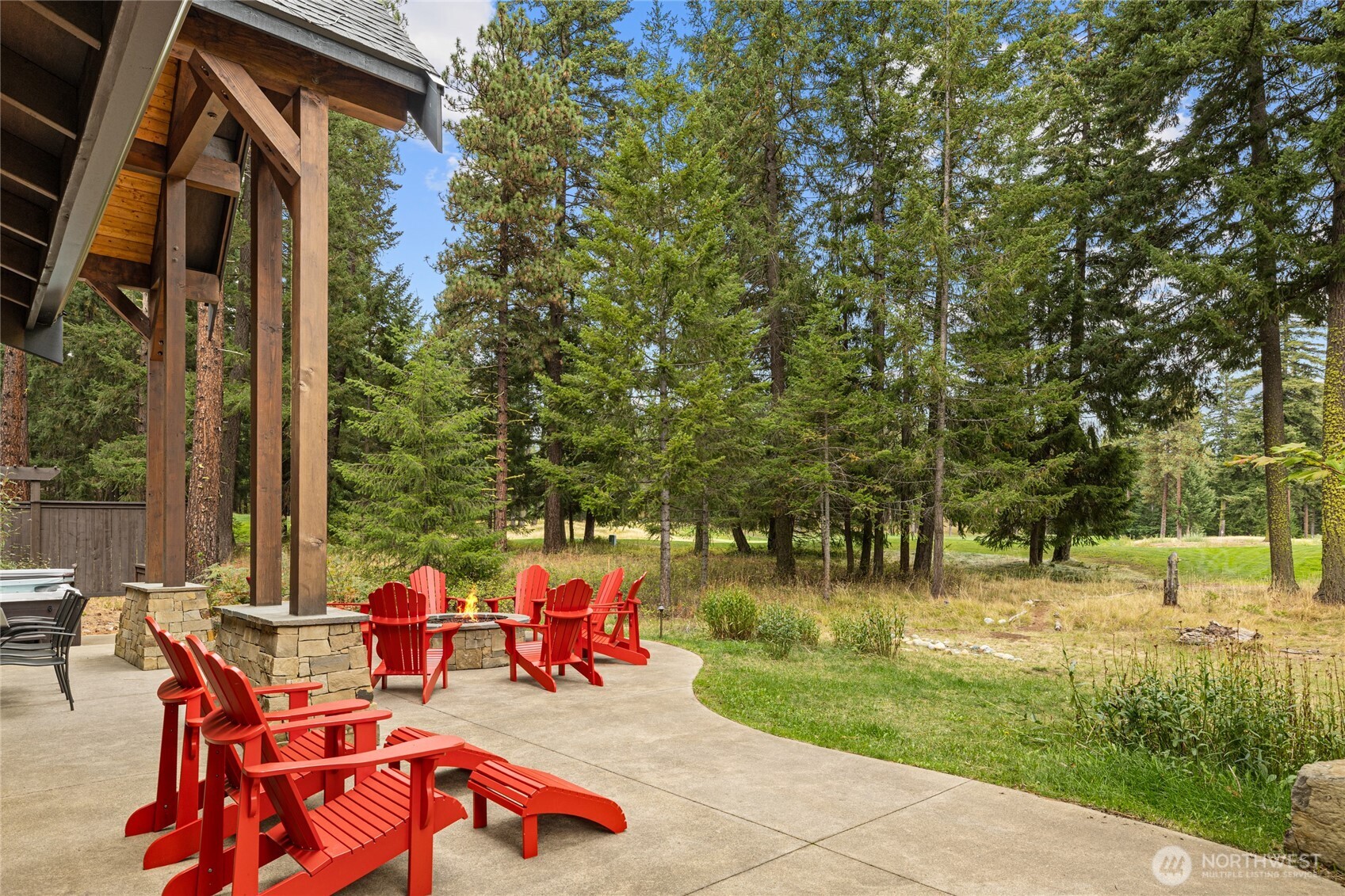1380 Larkspur Loop