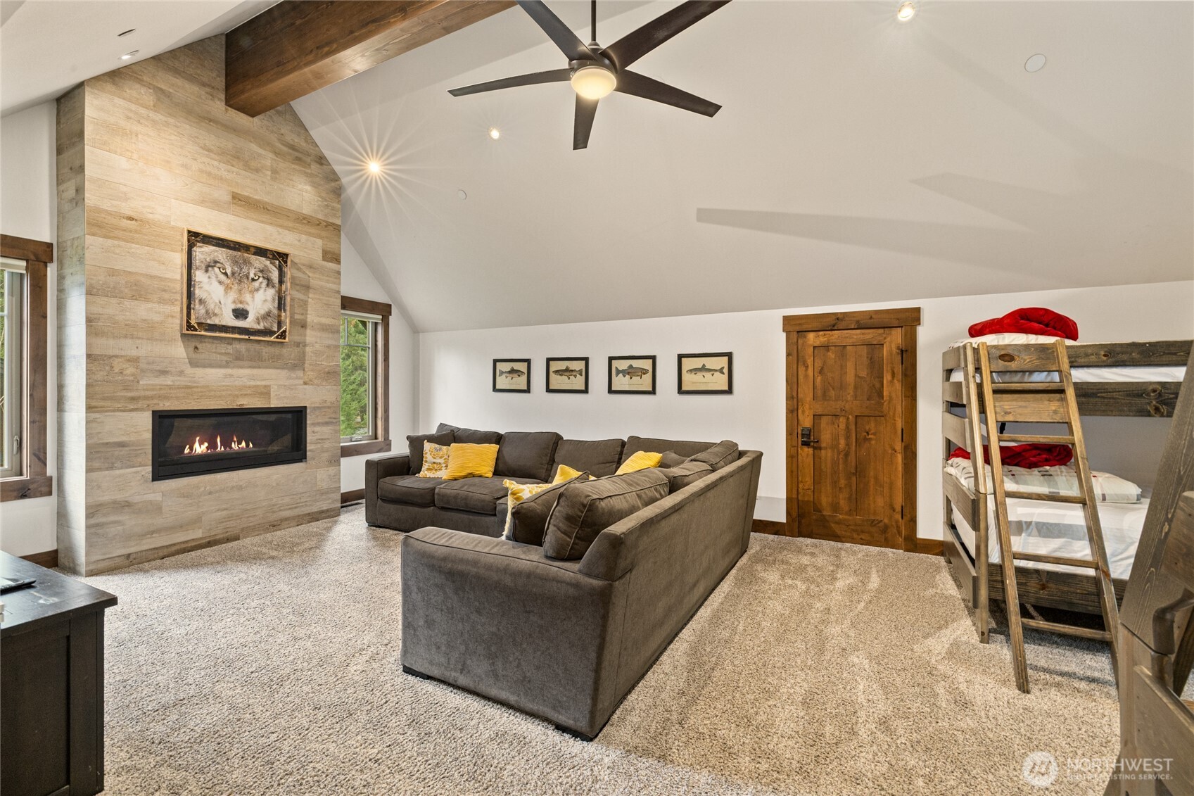 1380 Larkspur Loop