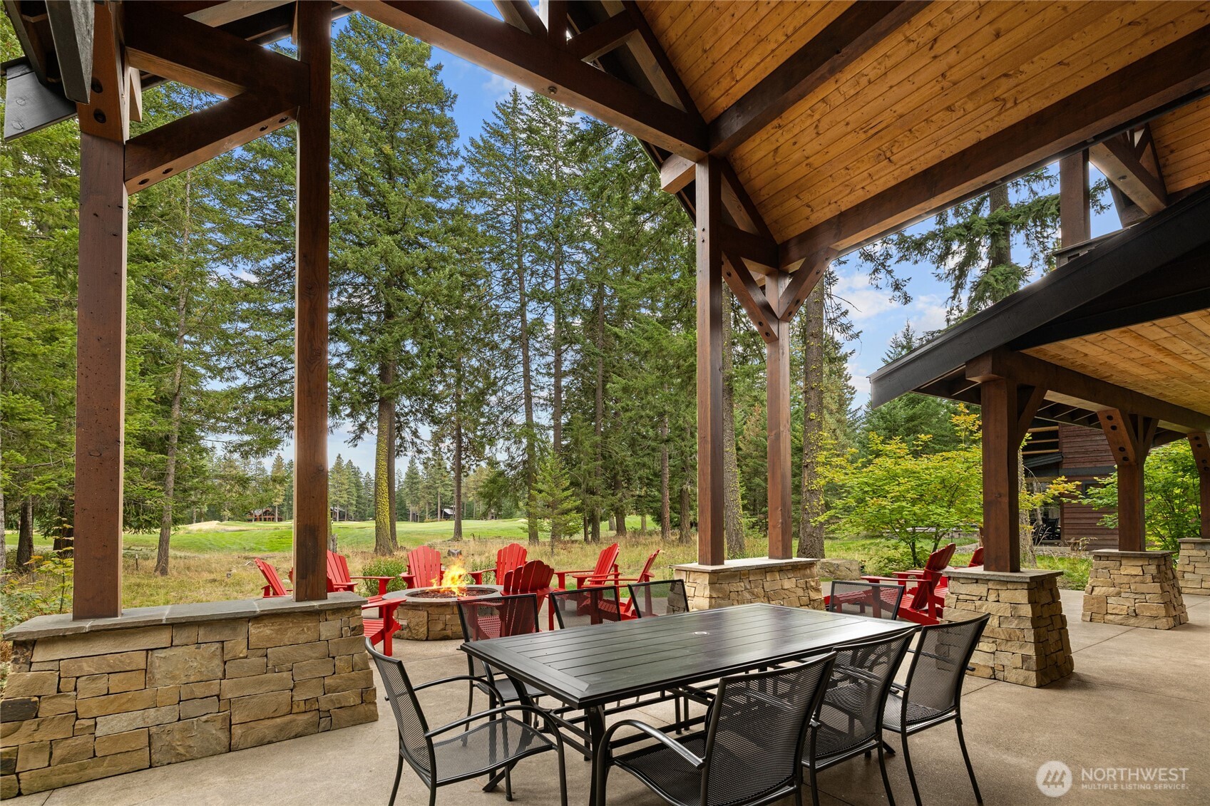 1380 Larkspur Loop