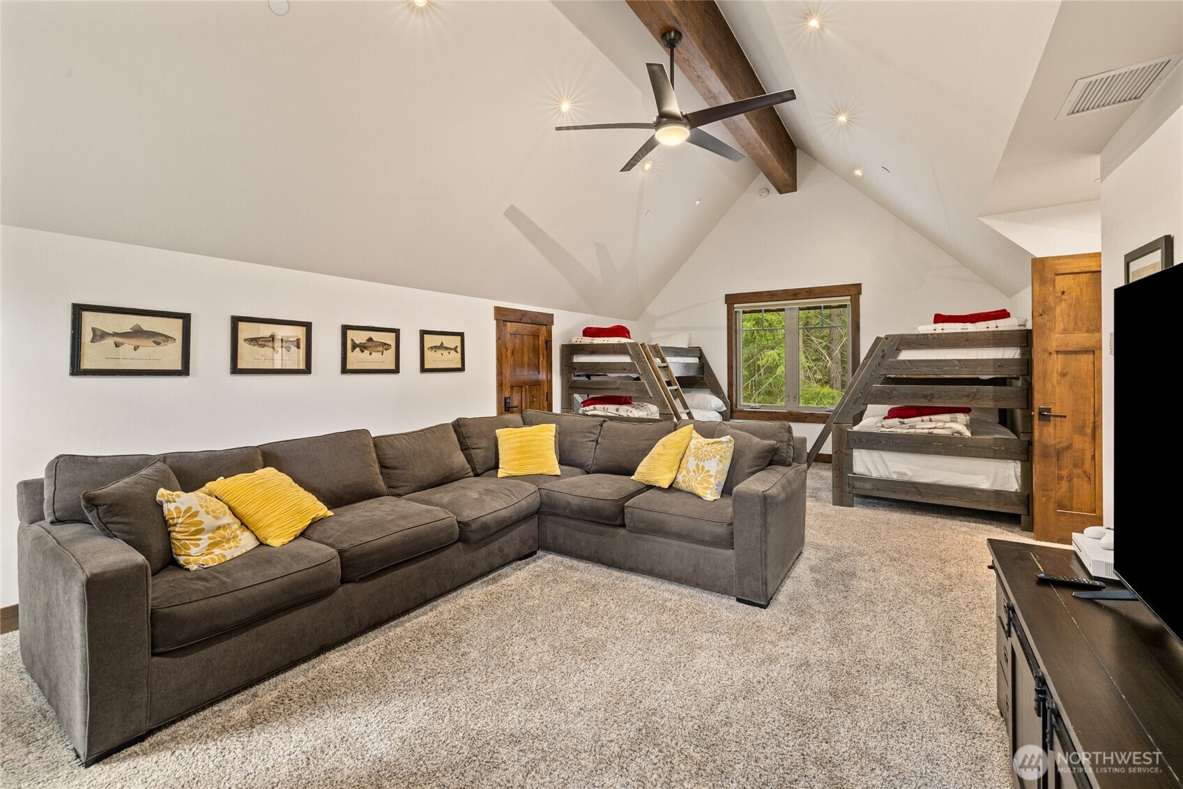 1380 Larkspur Loop