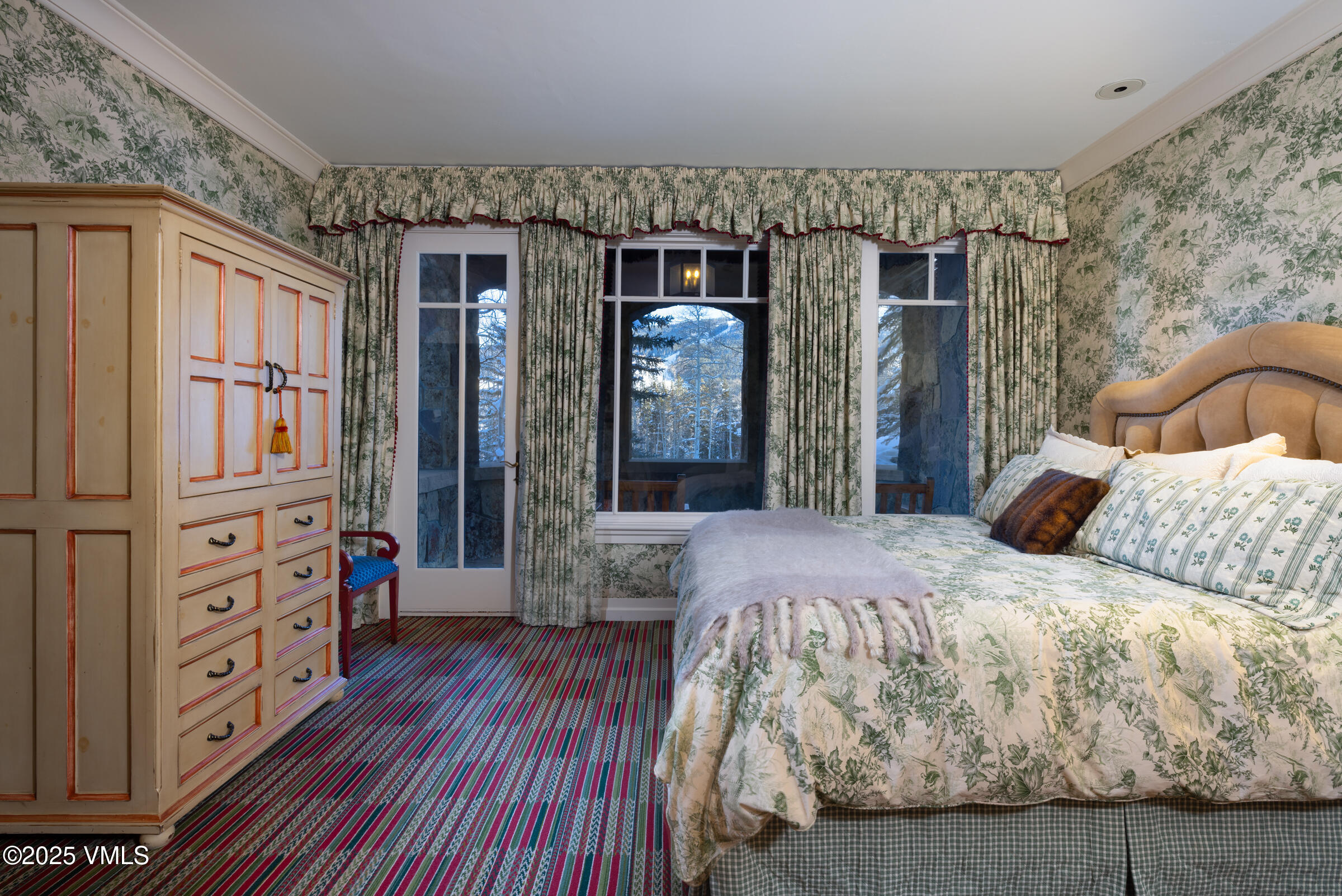 933 Strawberry Park Road