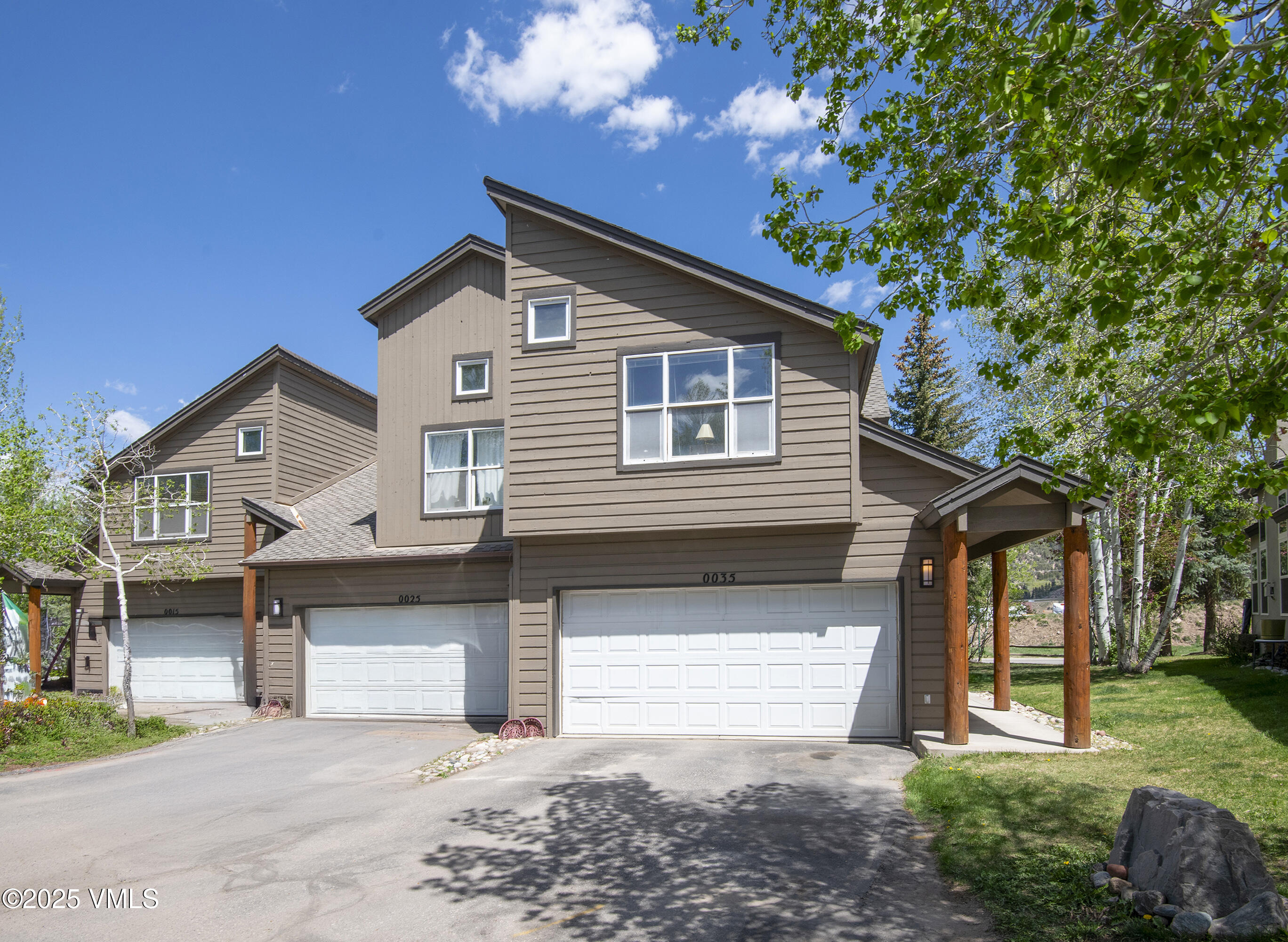 35 Aspen Glen Court