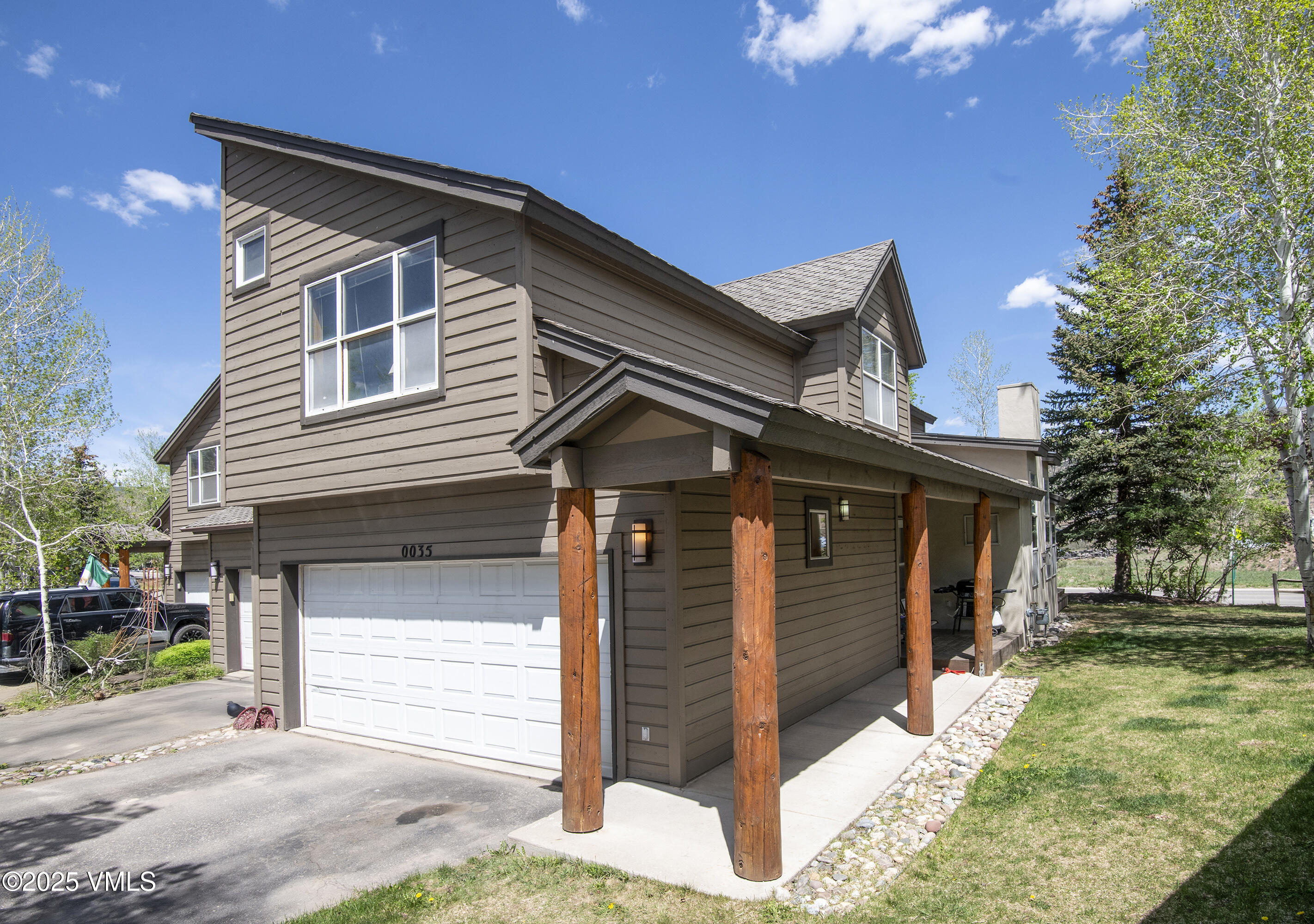 35 Aspen Glen Court