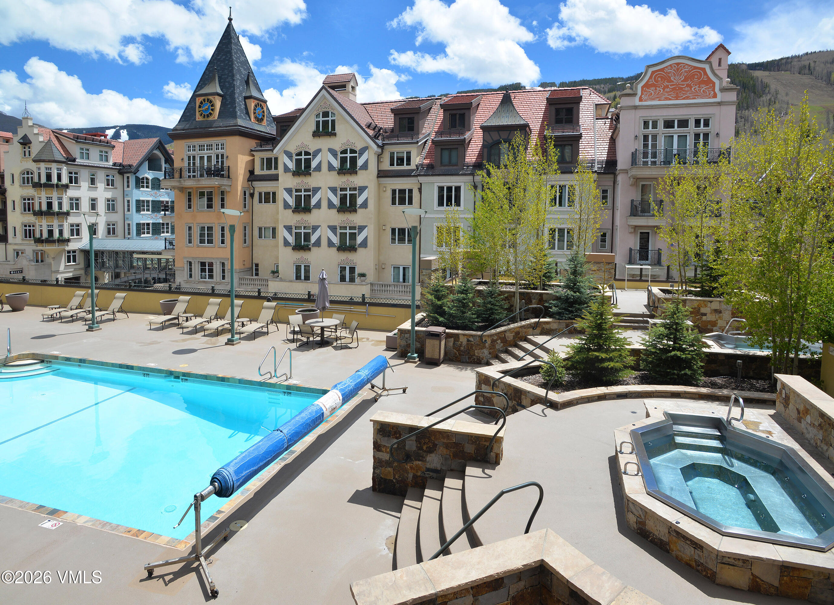 610 W Lionshead Circle # 405