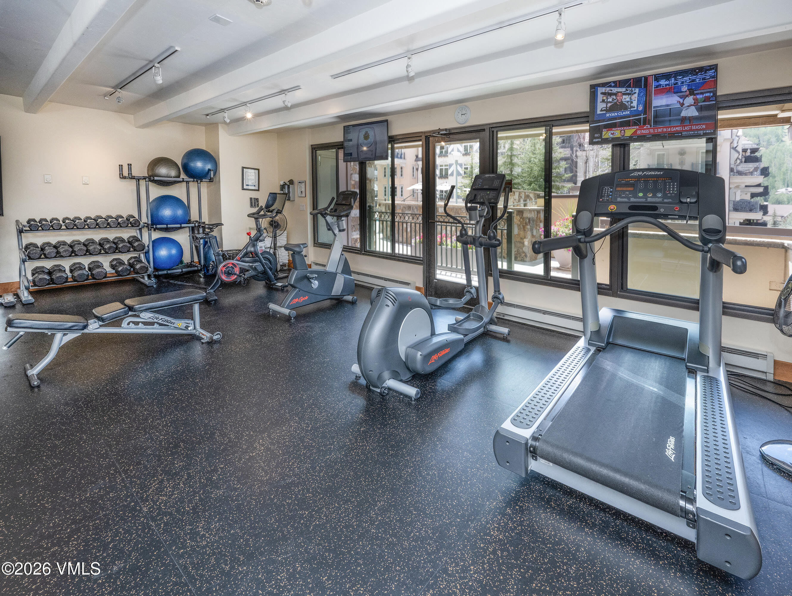 610 W Lionshead Circle # 405
