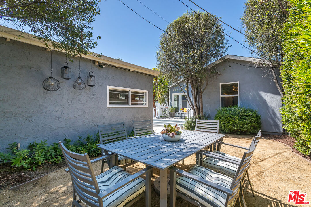 1754 S Orange Grove Ave