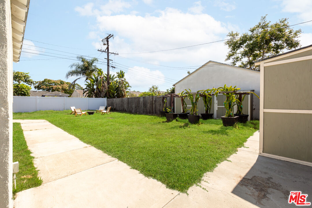 2722 Marine Ave