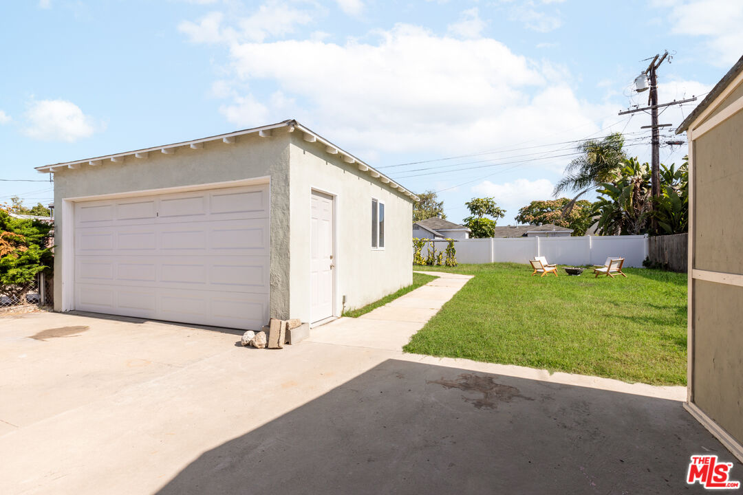 2722 Marine Ave