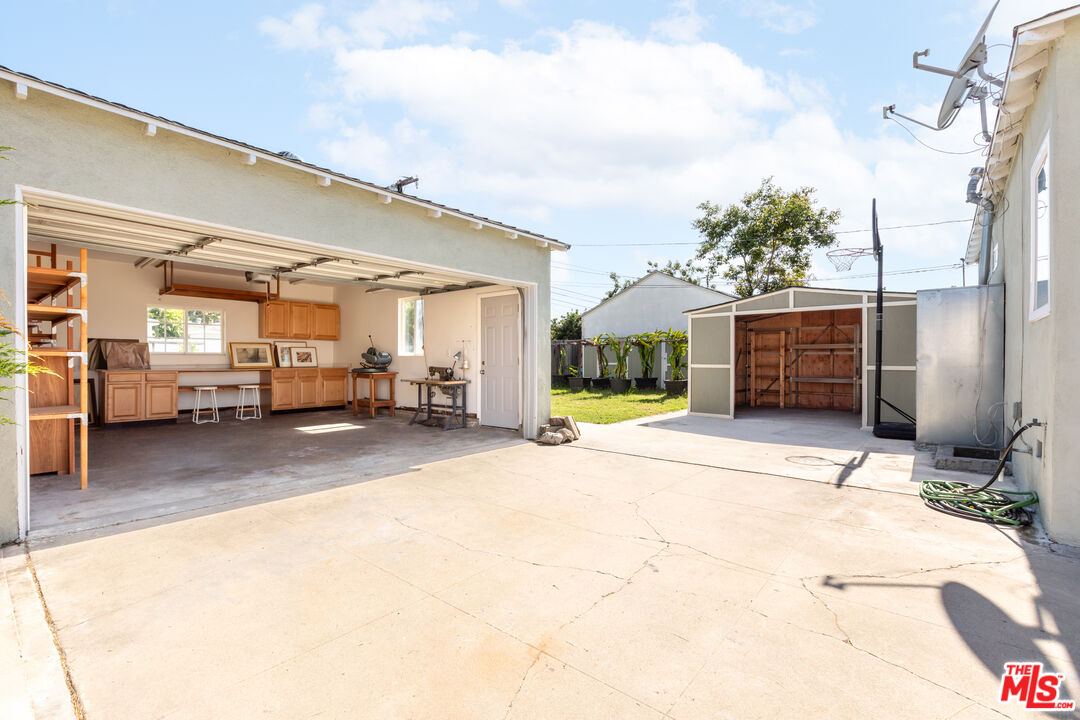 2722 Marine Ave