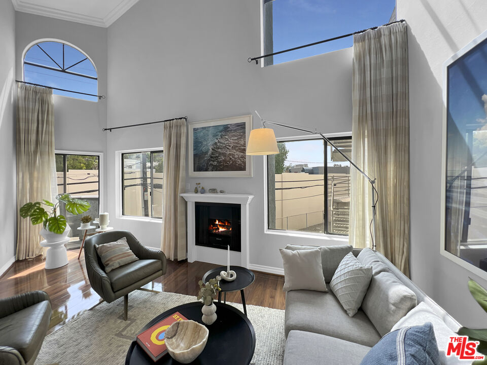 4211 Arch Dr Unit: 204