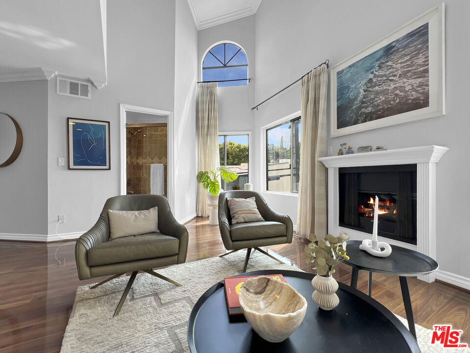 4211 Arch Dr Unit: 204