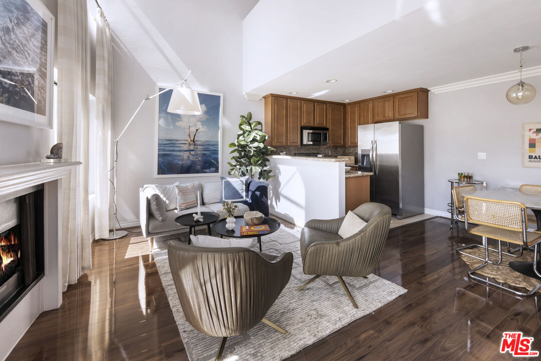 4211 Arch Dr Unit: 204