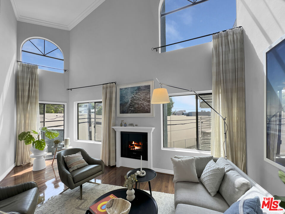 4211 Arch Dr Unit: 204