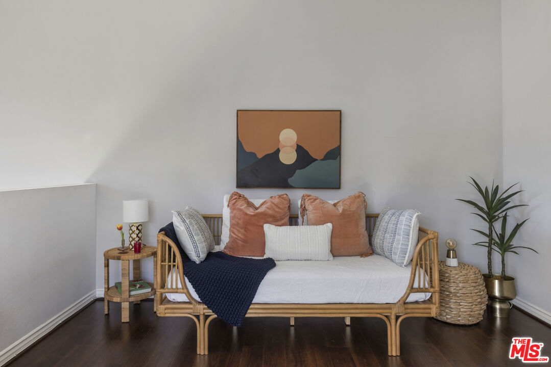 4211 Arch Dr Unit: 204