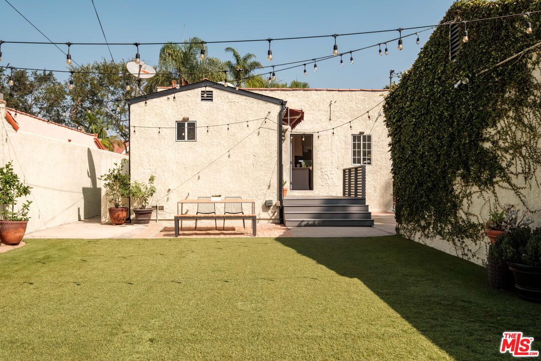 240 W 64th Pl