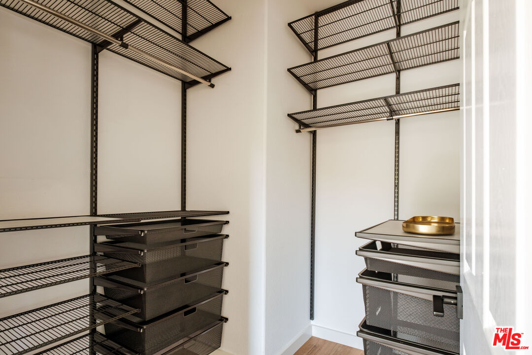 240 S Mentor Ave Unit: 1