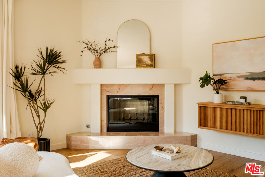 240 S Mentor Ave Unit: 1