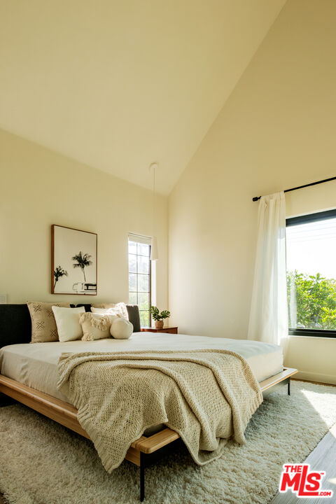 240 S Mentor Ave Unit: 1