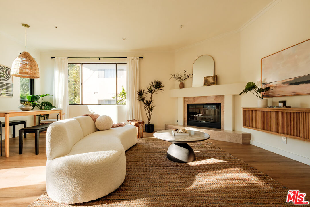 240 S Mentor Ave Unit: 1