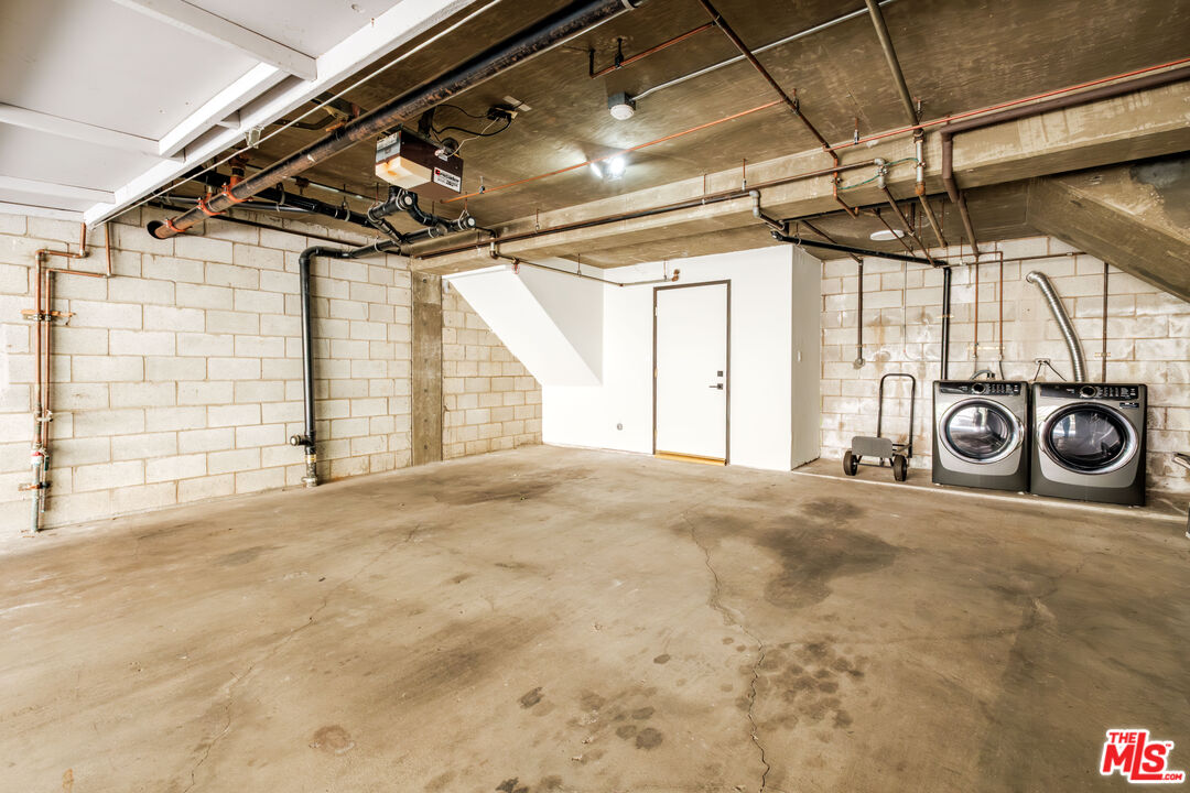 240 S Mentor Ave Unit: 1