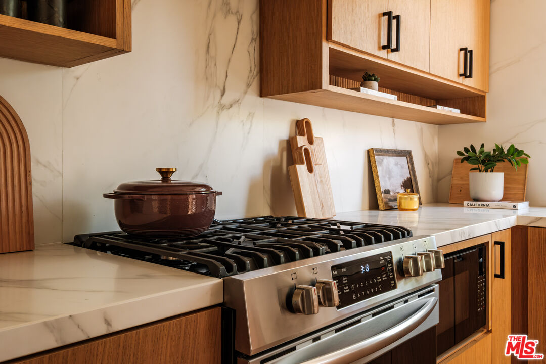 240 S Mentor Ave Unit: 1