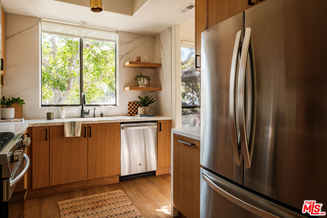 240 S Mentor Ave Unit: 1