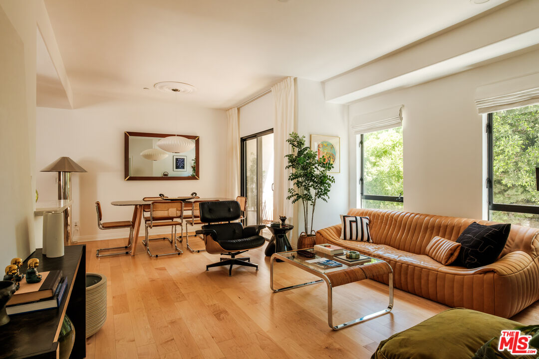 14322 Dickens St Unit: 2