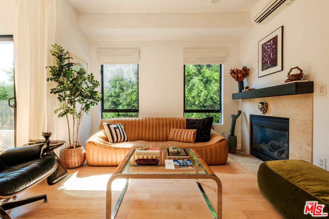 14322 Dickens St Unit: 2
