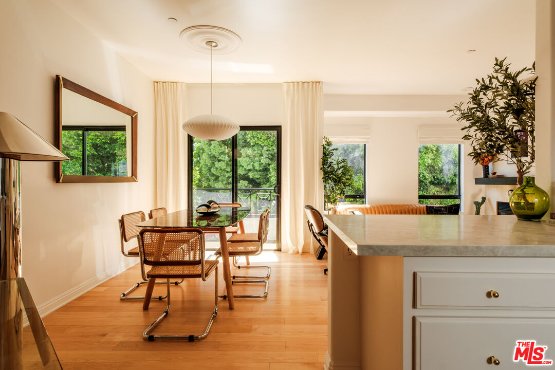 14322 Dickens St Unit: 2