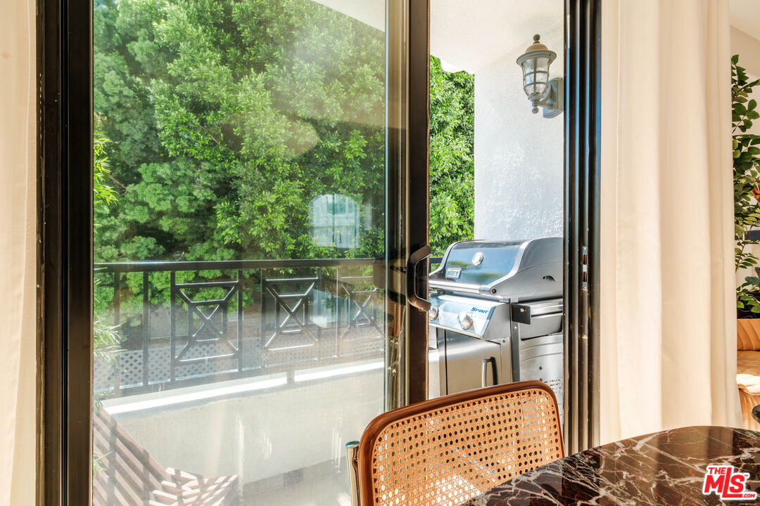 14322 Dickens St Unit: 2