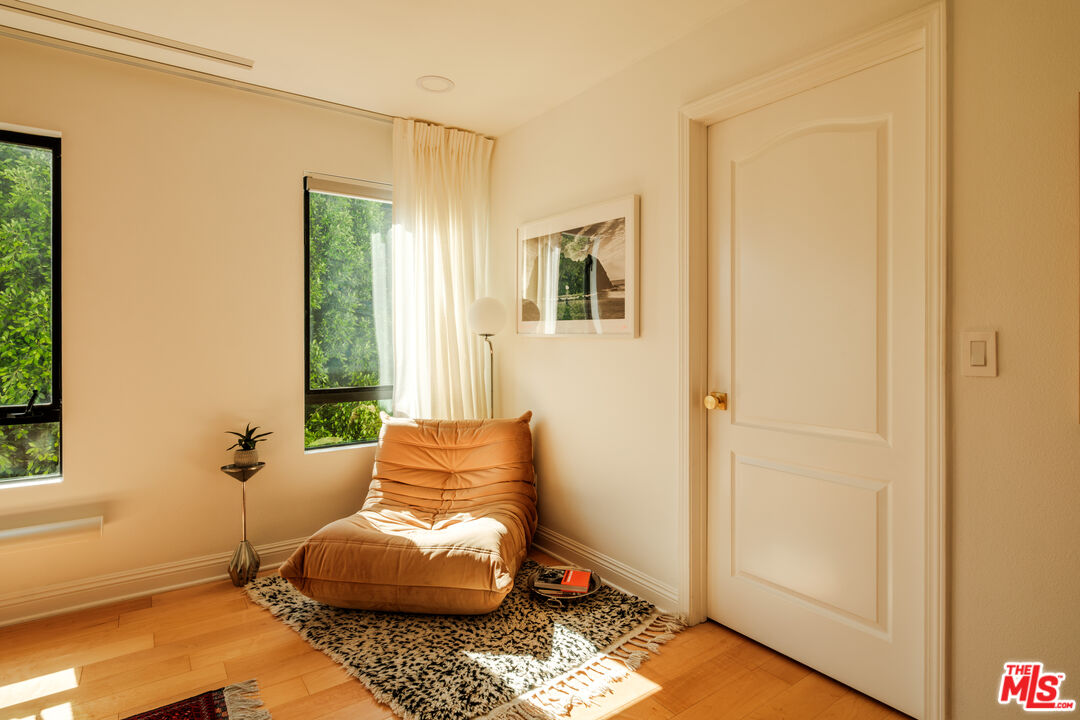 14322 Dickens St Unit: 2