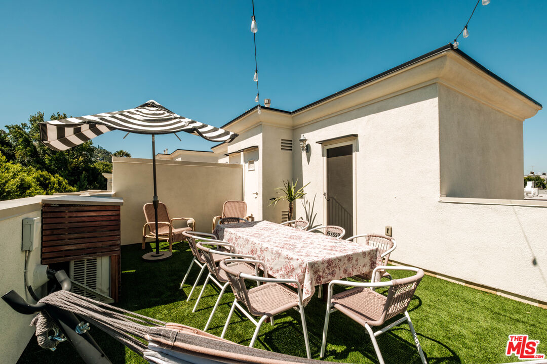 14322 Dickens St Unit: 2
