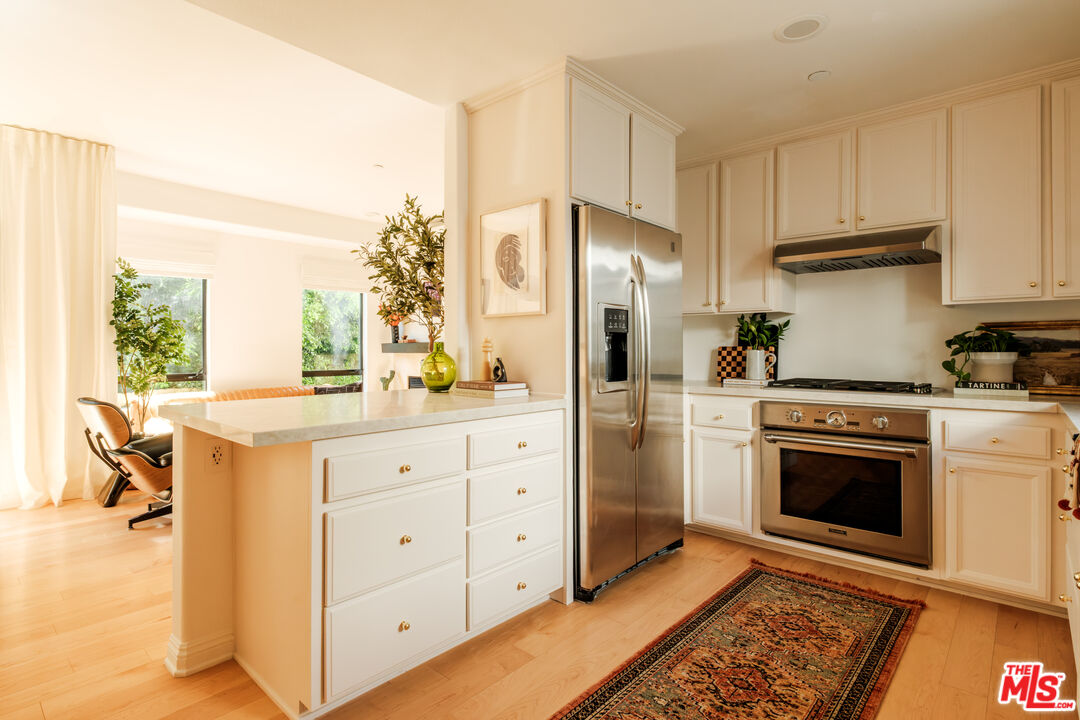 14322 Dickens St Unit: 2