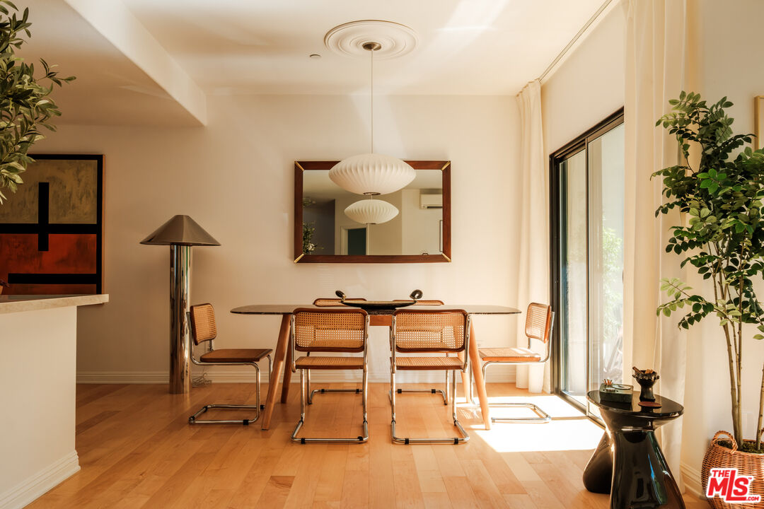 14322 Dickens St Unit: 2