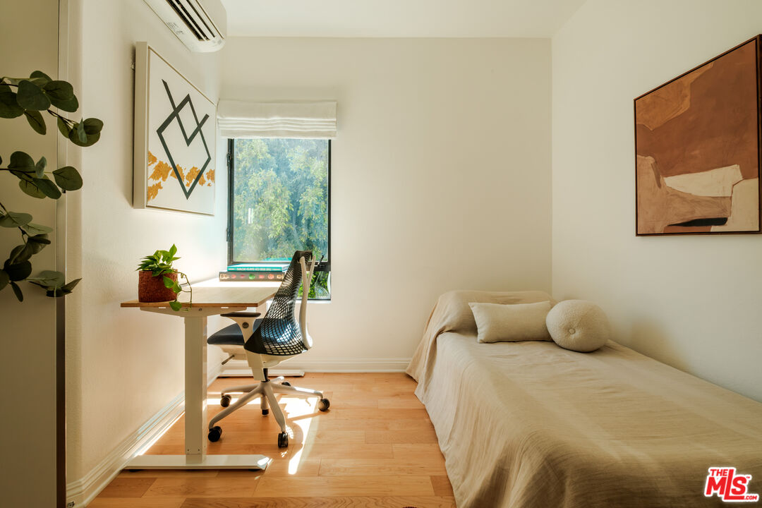 14322 Dickens St Unit: 2