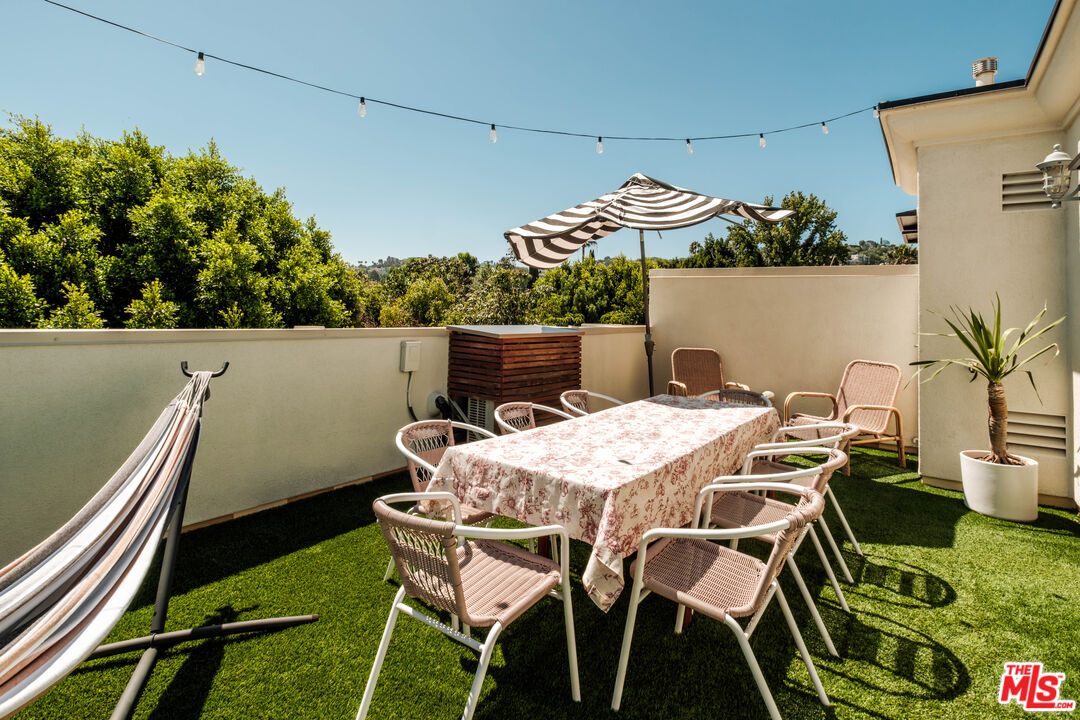 14322 Dickens St Unit: 2