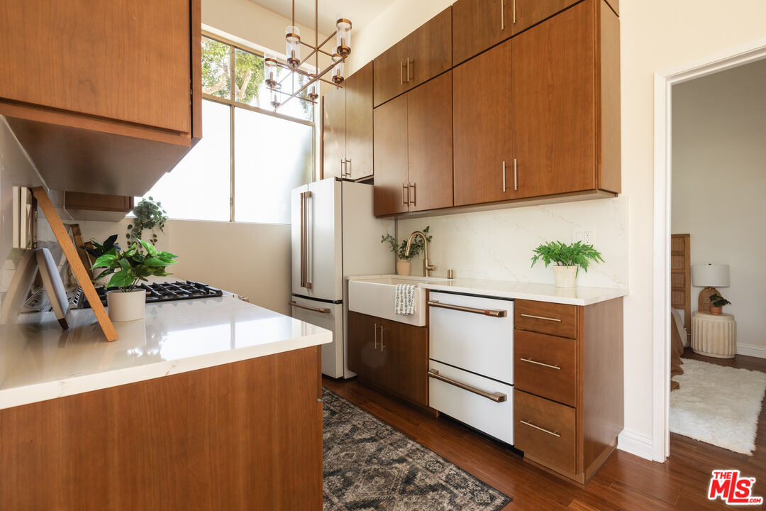 1304 Berkeley St Unit: 3