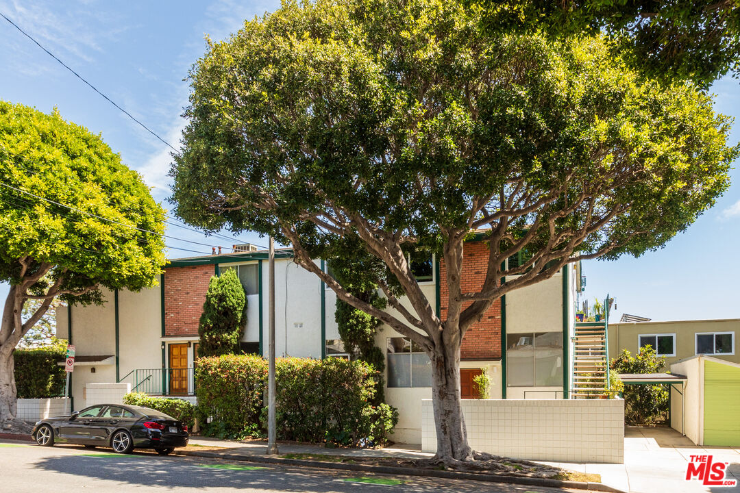 1304 Berkeley St Unit: 3