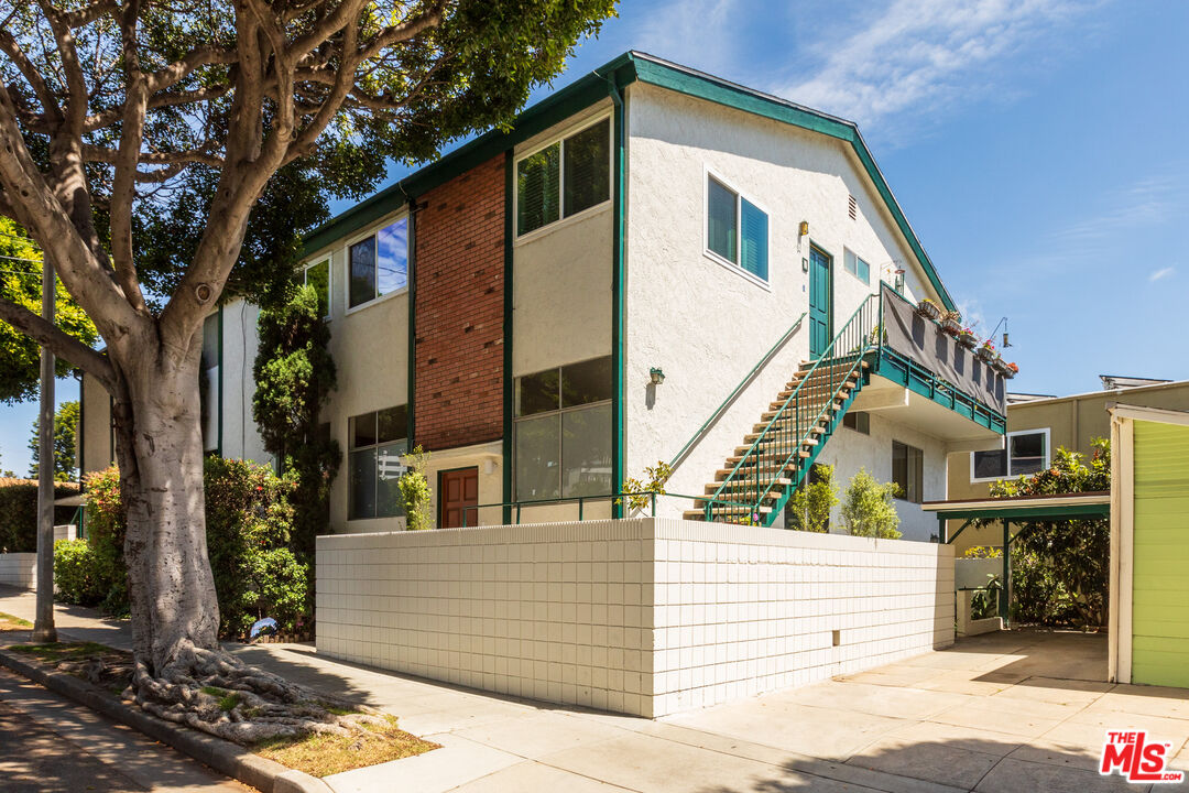 1304 Berkeley St Unit: 3